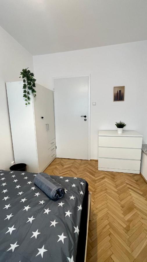 Warszawa Krucza Pokoje ภายนอก รูปภาพ