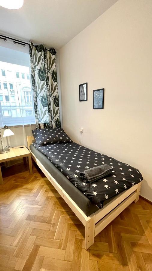 Warszawa Krucza Pokoje ภายนอก รูปภาพ